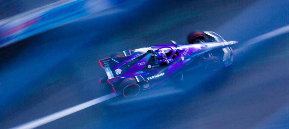 Porsche 99X Electric #1 recorre el Autódromo Hermanos Rodríguez durante el ‘2025 Hankook Mexico City E-Prix’.